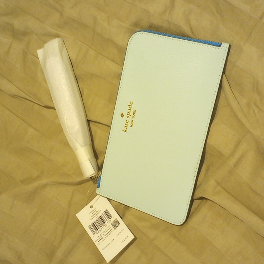 Kate Spade two tone blue wristlet, NWT